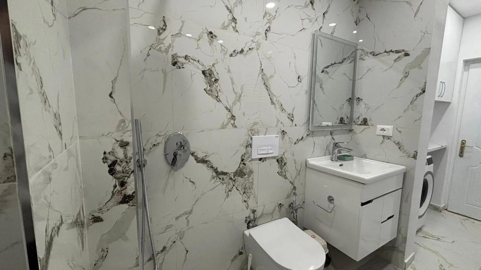 Palpoja Home Тирана Албания